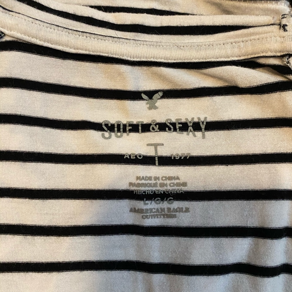 V-Neck - Picture 2 of 2